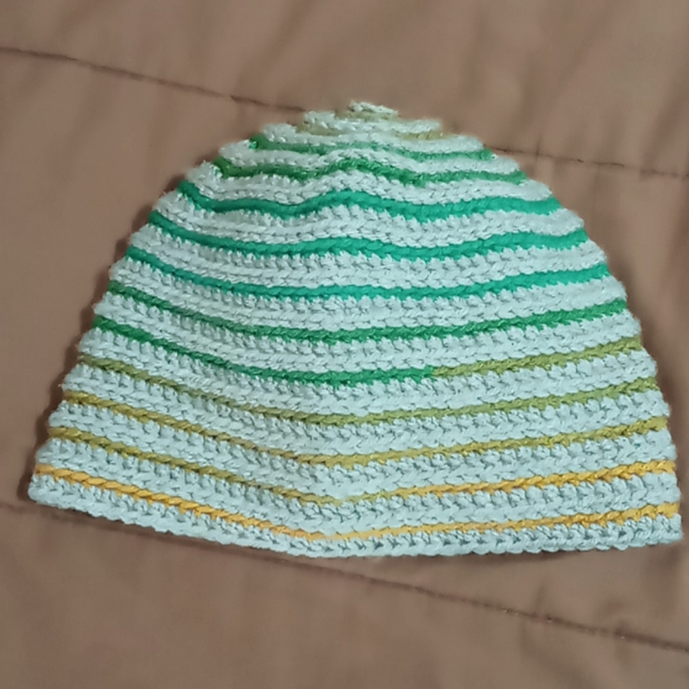 Handcrafted crochet winter beanie green & grey - Picture 1 of 5